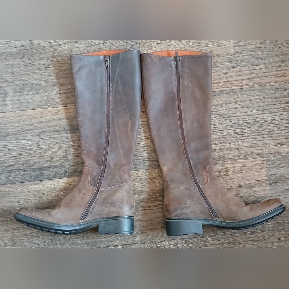 Hunter Leather Crest Riding Boots. Made in Itay - Picture 4 of 16